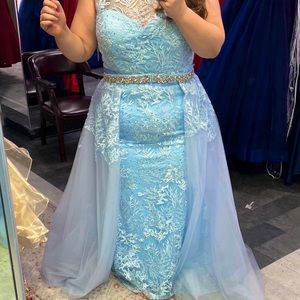 Prom/Pageant Dress! Includes detachable skirt! Super comfortable and not heavy!